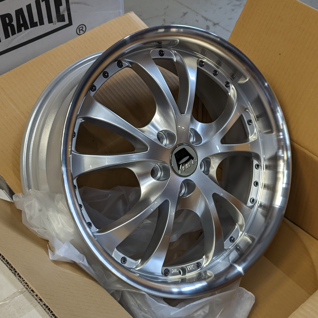 ULTRALITE WHEELS - 17 X 7  ET38 100x5  SILVER + POLISHED LIP / WP-799-17-2S